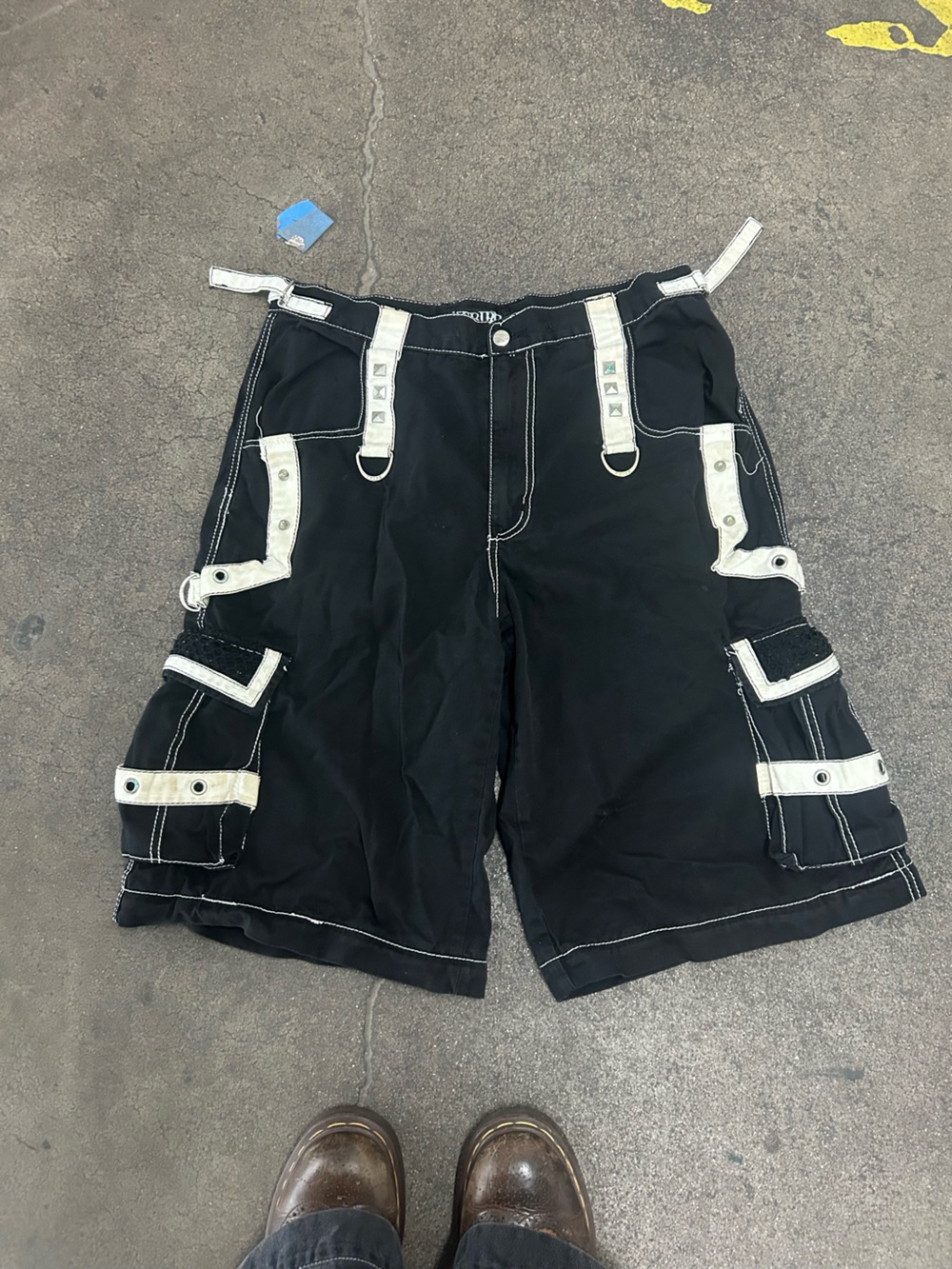 Tripp NYC Black Cargo Shorts with White Trim size large
